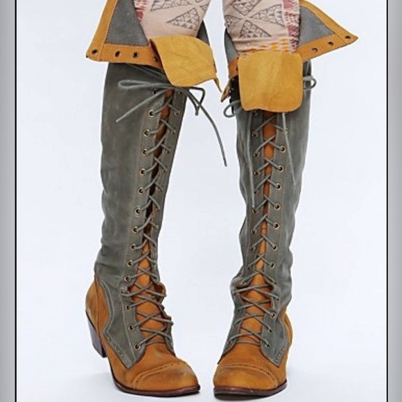 Jeffrey Campbell Joe Lace-Up Color-blocked Boots - Picture 2 of 4